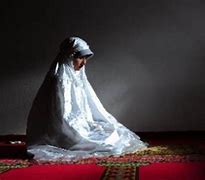 Foto Wanita Cantik Lagi Sholat Sujud Dan Rukuk